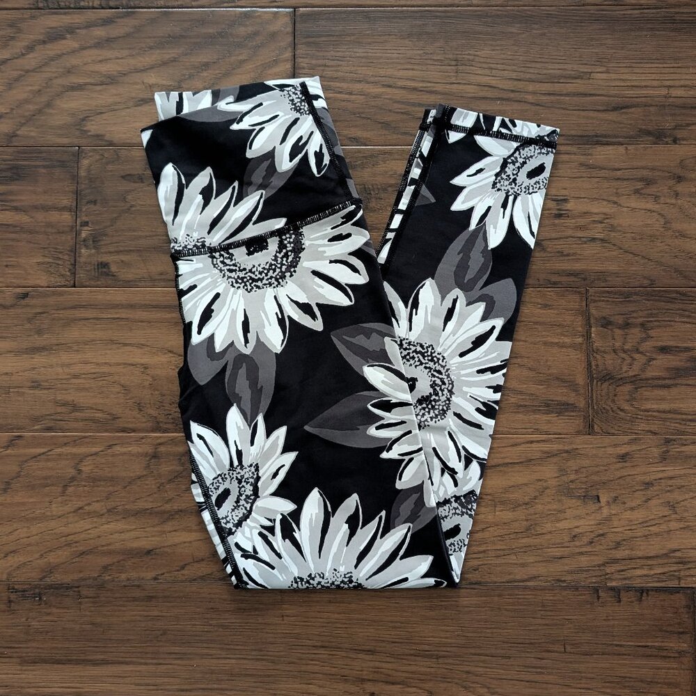 aerie cropped leggings black white sunflower print size small